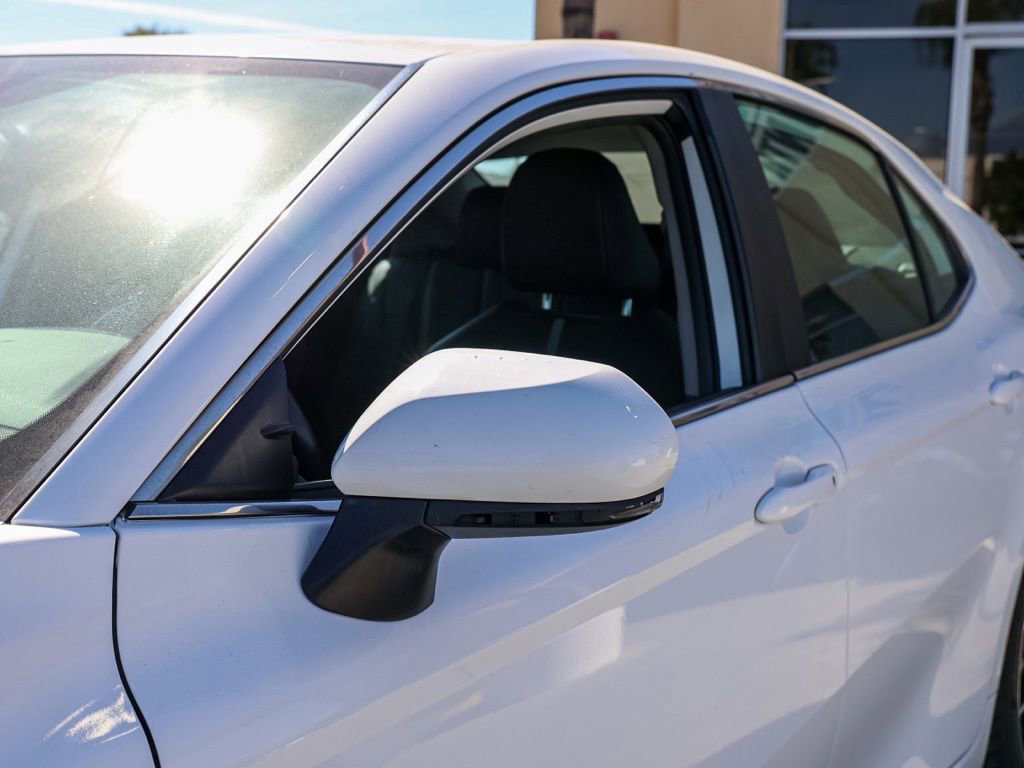 Used 2023 Toyota Camry SE image 12
