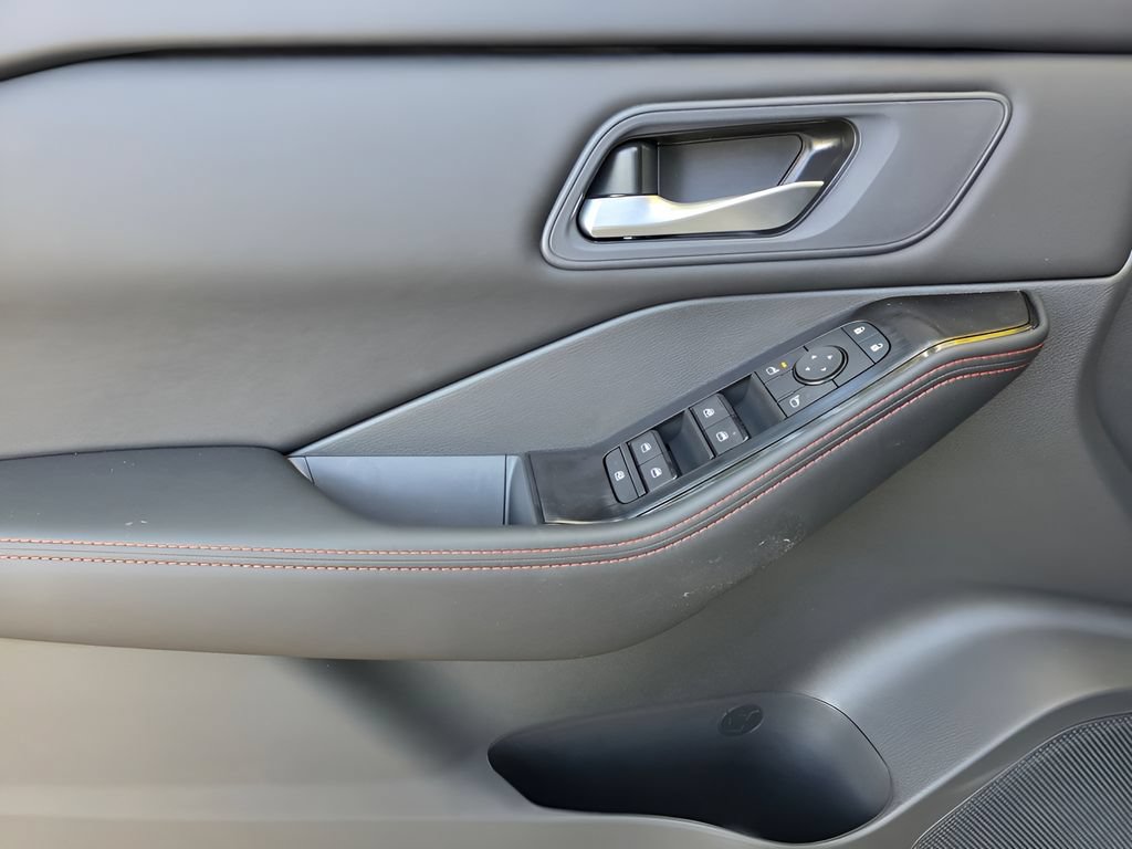 New 2026 Nissan Rogue SV AWD/4WD image 15