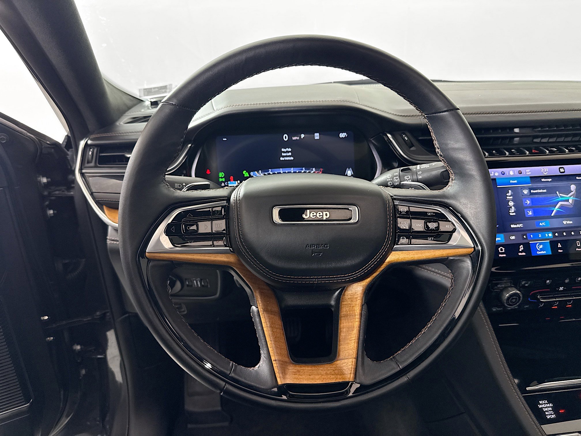 Used 2023 Jeep Grand Cherokee L Summit image 12