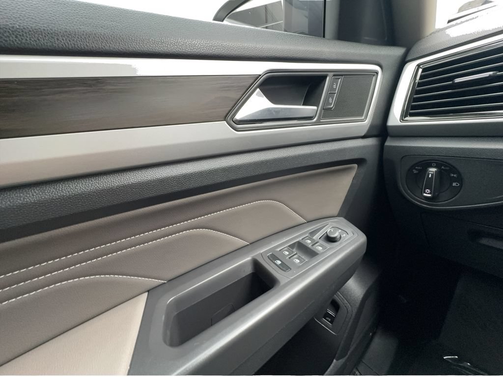 Used 2023 Volkswagen Atlas SE w/ Panoramic Sunroof Package FWD image 51