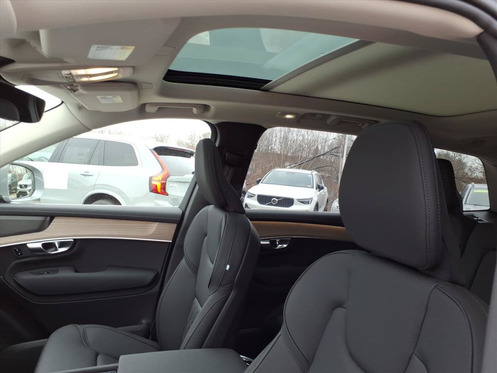 Certified 2026 Volvo XC90 B6 Plus w/ Protection Package Premier AWD/4WD image 11