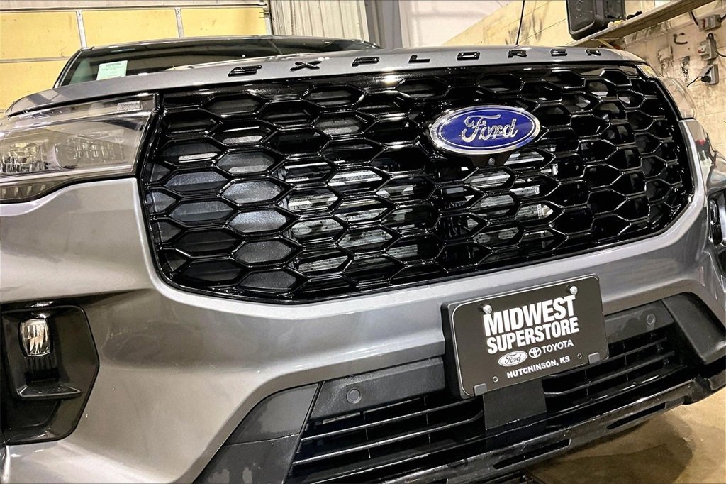 Used 2025 Ford Explorer ST-Line w/ ST-Line Street Pack image 29