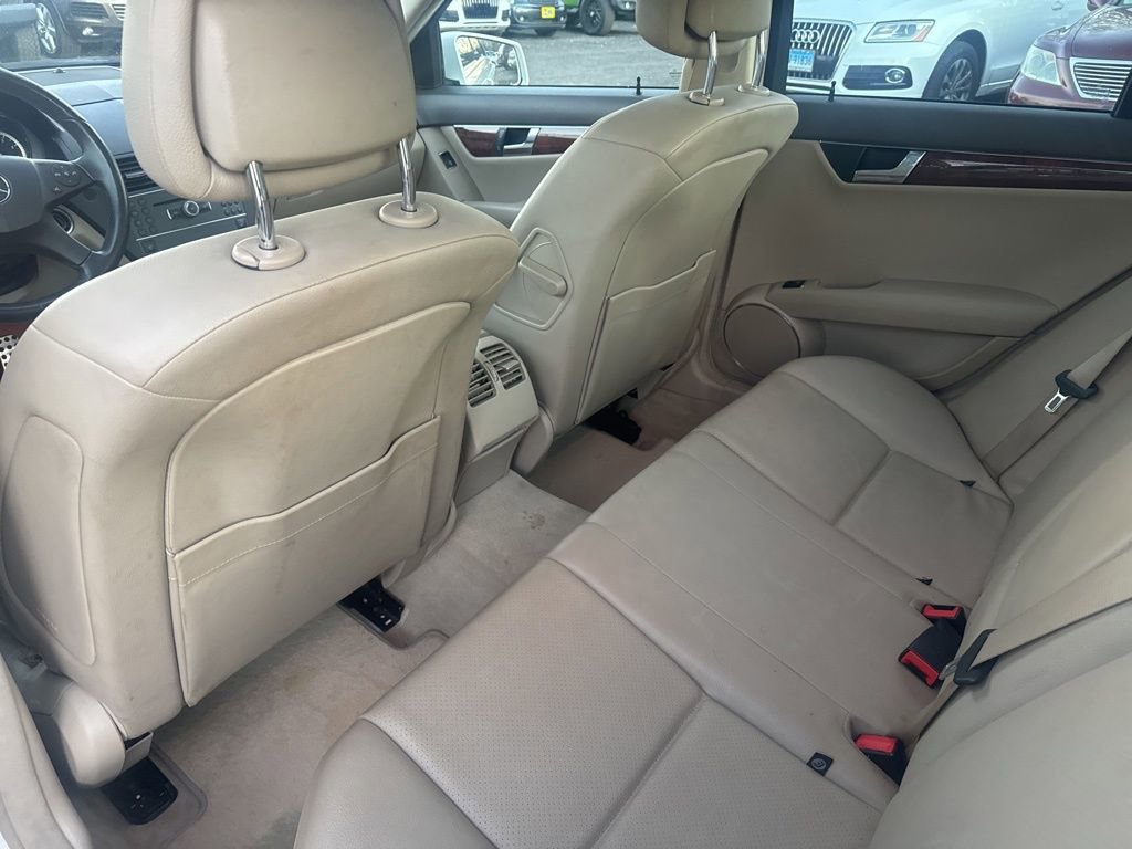 Used 2011 Mercedes-Benz C 300 4MATIC Sedan image 41