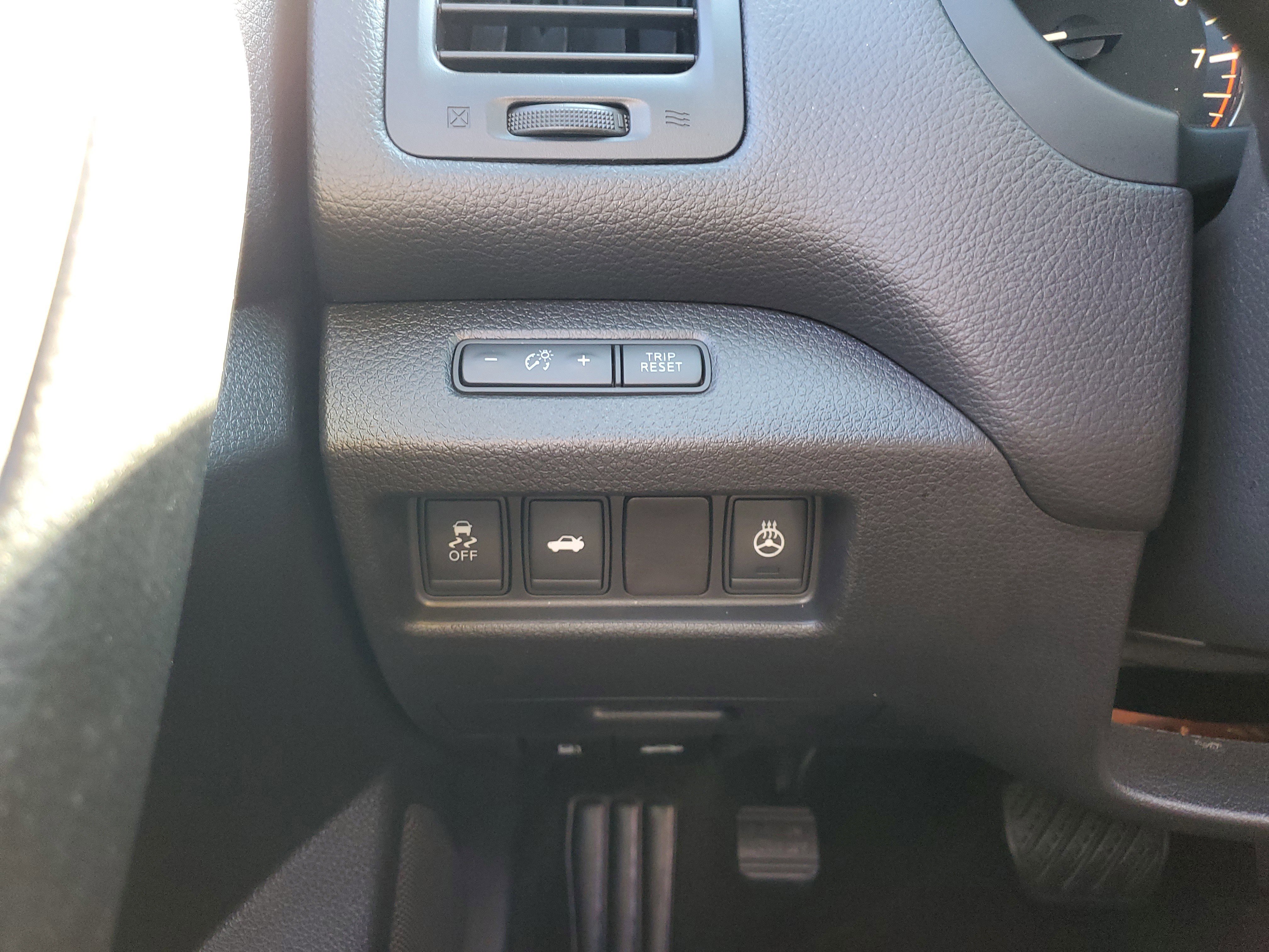 Used 2015 Nissan Altima 2.5 SL w/ Moonroof Package FWD image 29