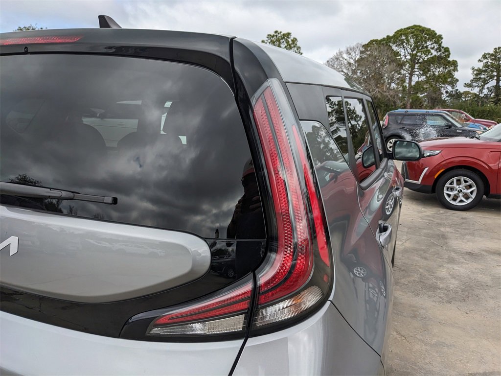 Certified 2025 Kia Soul LX image 12