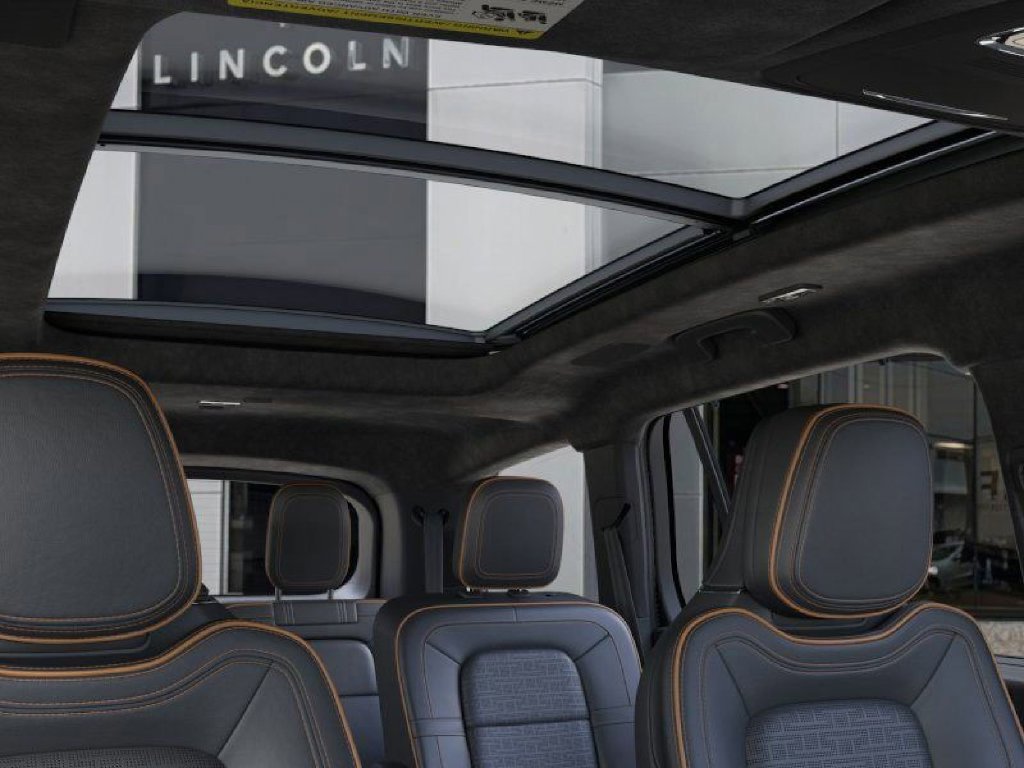 New 2025 Lincoln Aviator Black Label w/ Jet Appearance Package AWD/4WD image 22