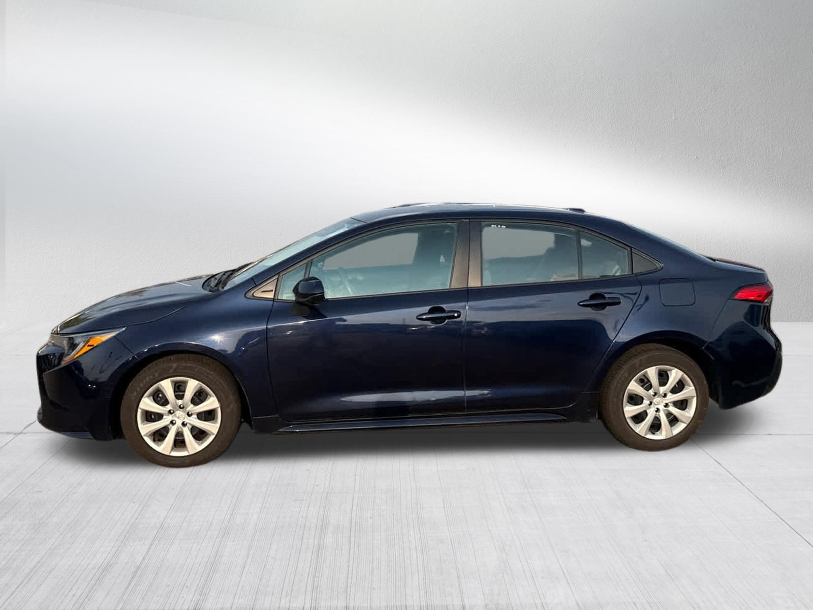 Used 2024 Toyota Corolla LE FWD image 4