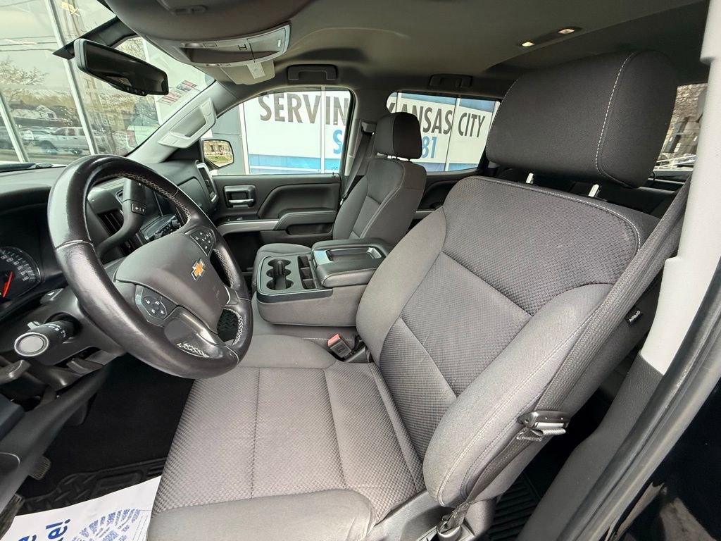 Used 2018 Chevrolet Silverado 1500 LT w/ LPO, Black Pack image 7