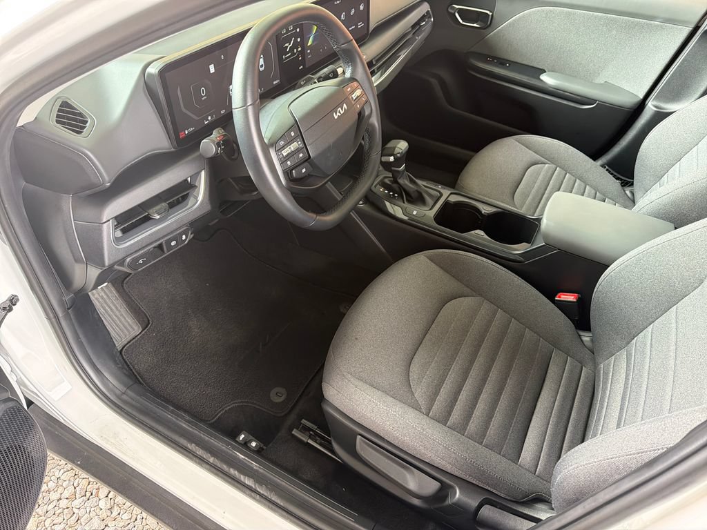 Used 2025 Kia K4 EX FWD image 2
