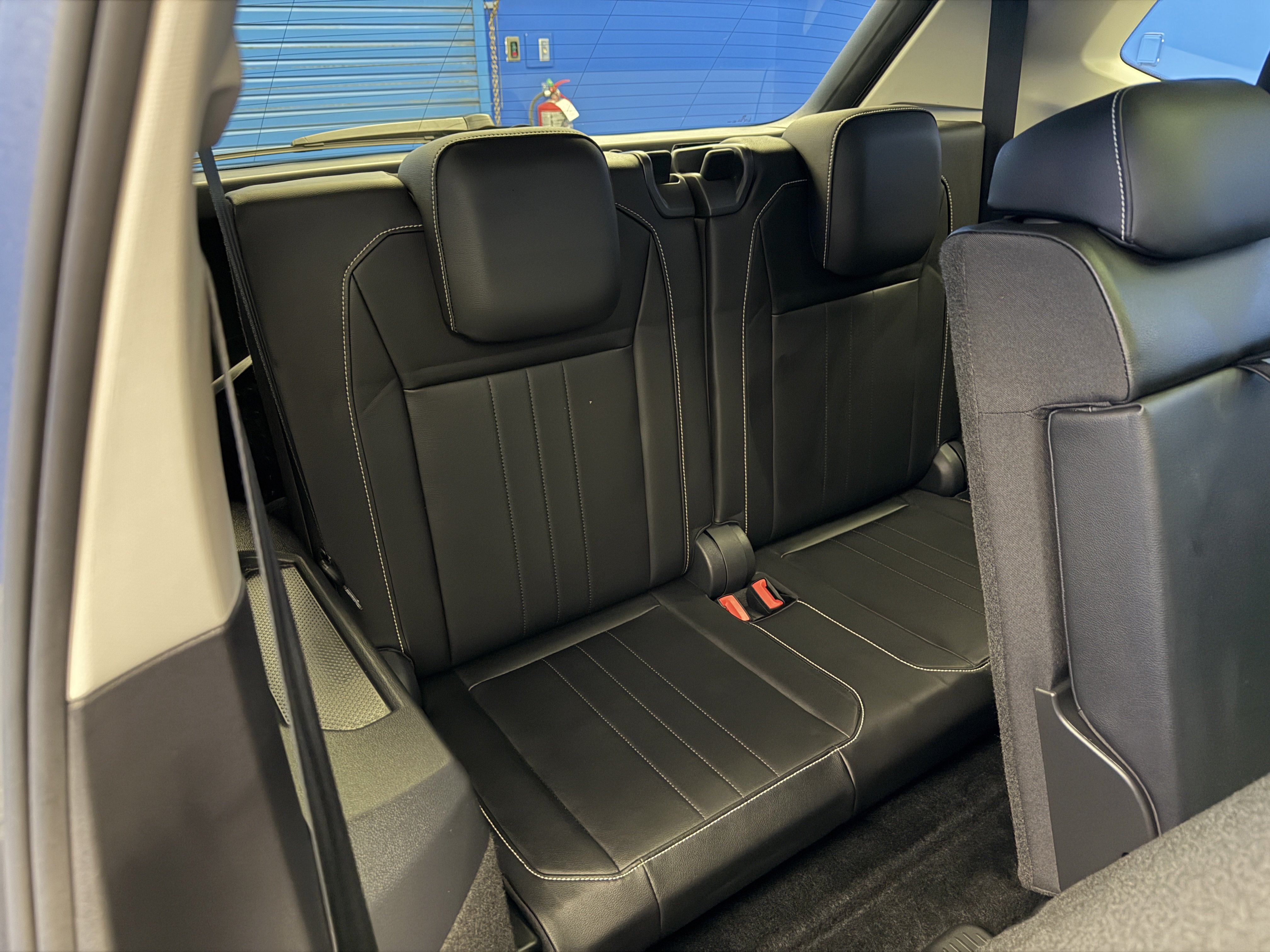 Used 2023 Volkswagen Tiguan SE w/ Panoramic Sunroof Package FWD image 26