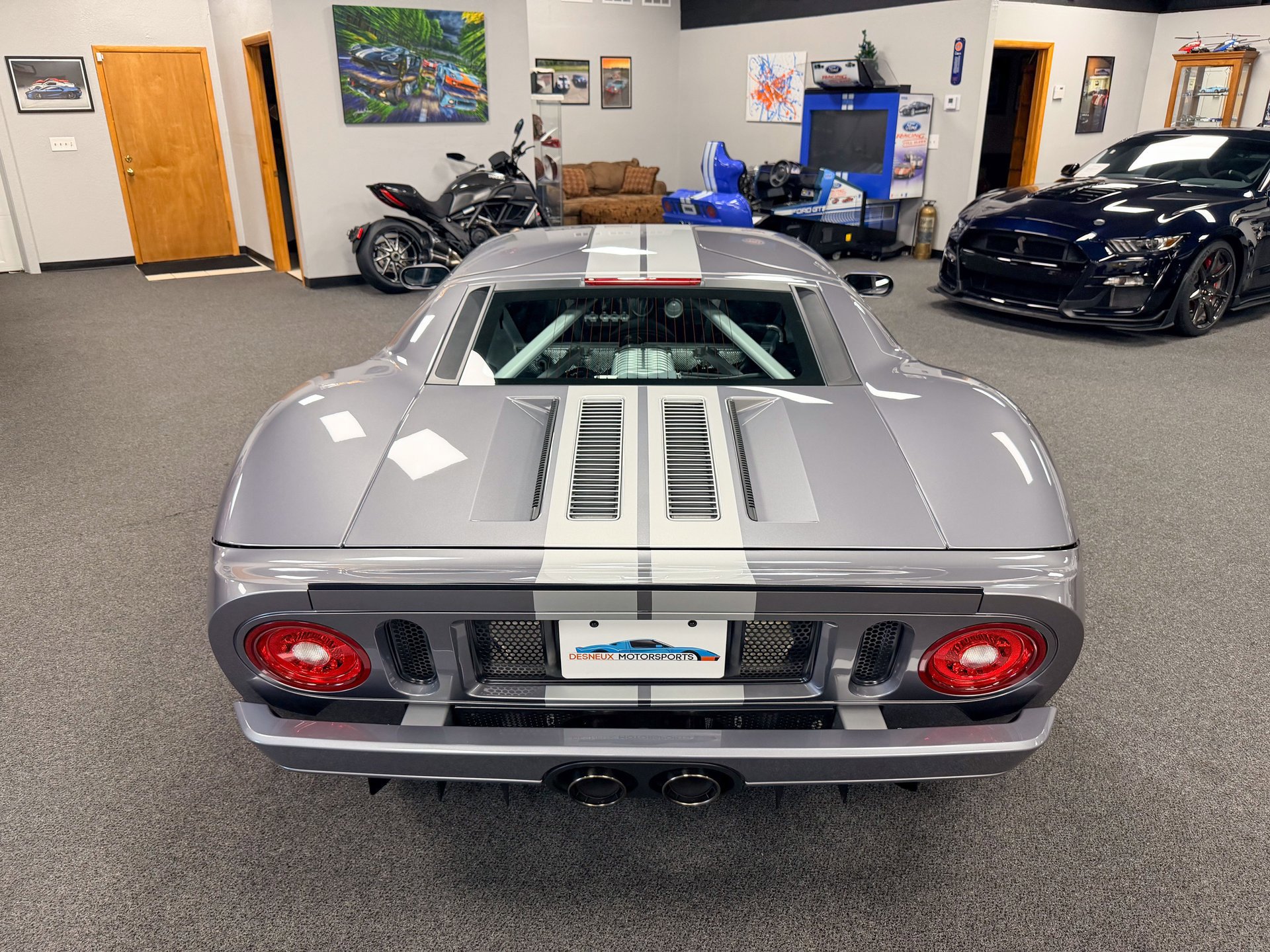 Used 2006 Ford GT image 32