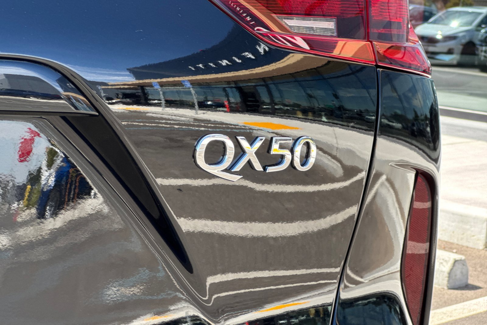 Used 2019 INFINITI QX50 Essential w/ Sensory Package image 53