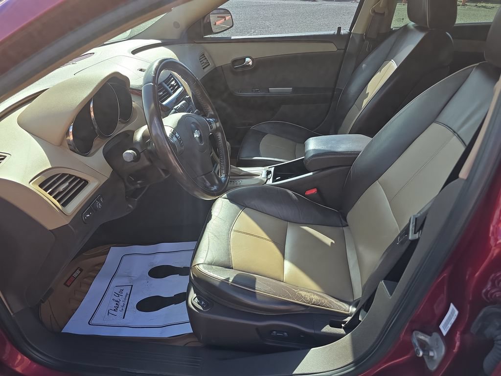 Used 2008 Chevrolet Malibu LTZ w/ Rear Power Package FWD image 9