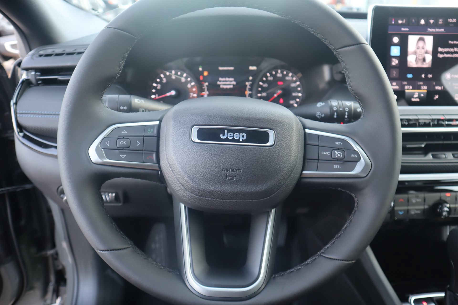 New 2026 Jeep Compass Latitude AWD/4WD image 3