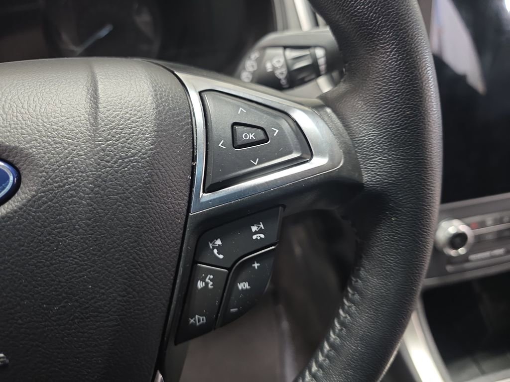 Used 2024 Ford Edge SEL image 18