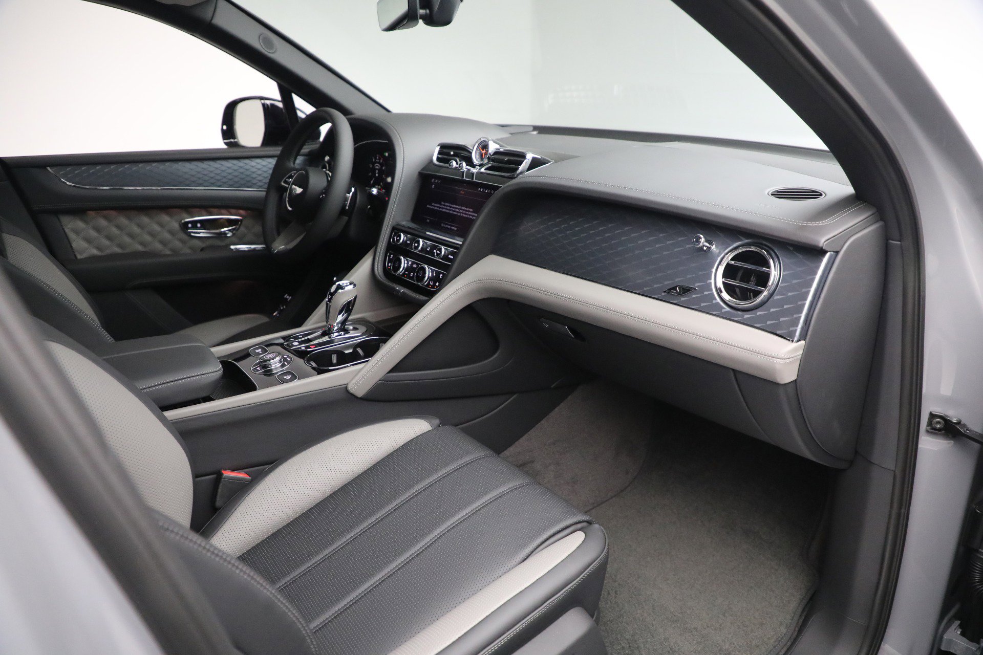 New 2024 Bentley Bentayga image 26