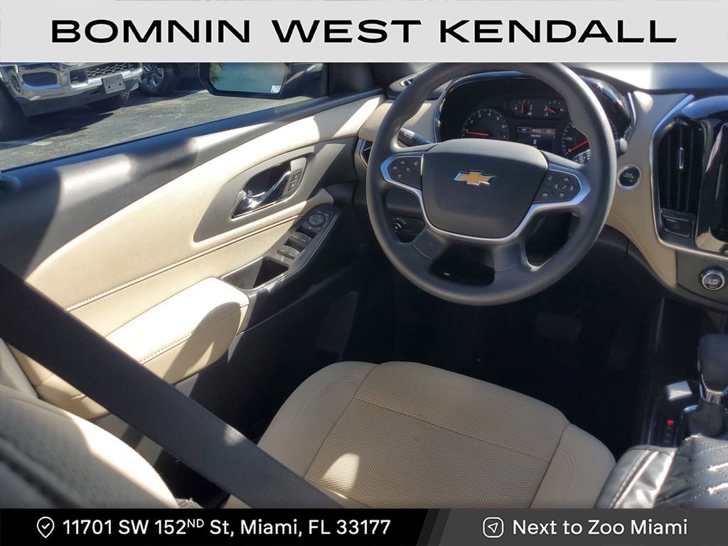 Used 2023 Chevrolet Traverse LS image 14