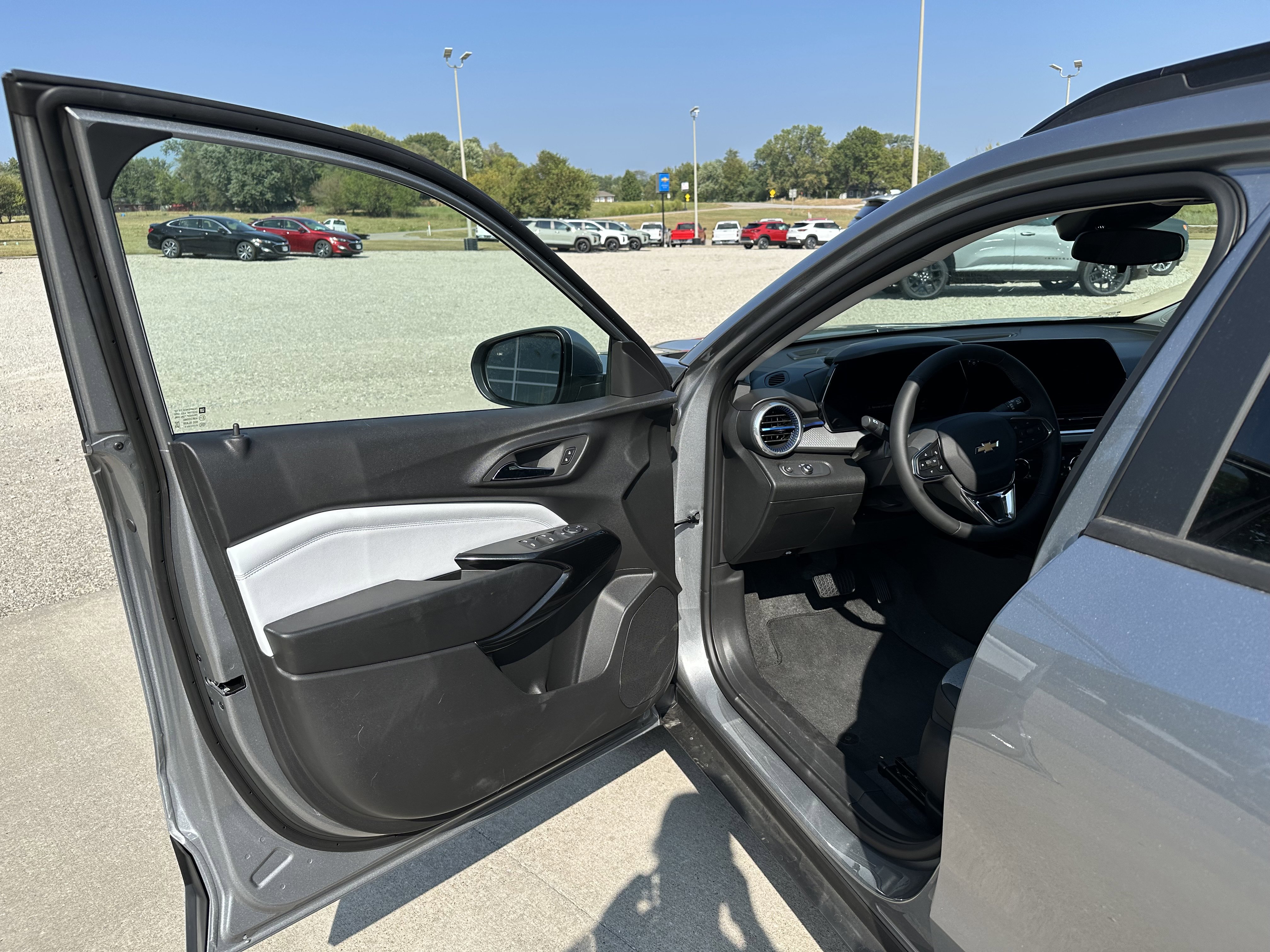 New 2025 Chevrolet Trax LT w/ Driver Confidence Package image 10