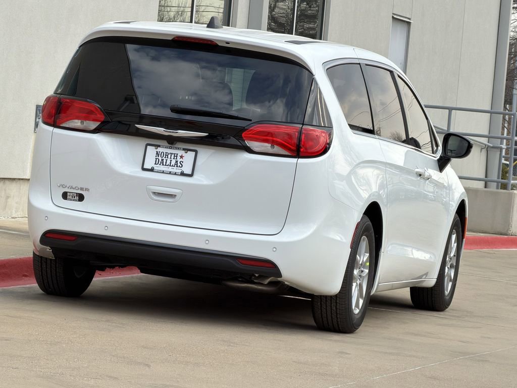 New 2026 Chrysler Voyager LX FWD image 5