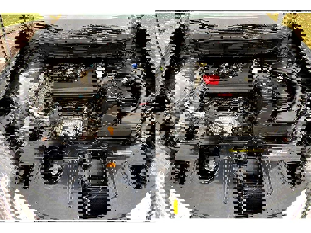 Used 2018 Nissan Rogue SV image 11