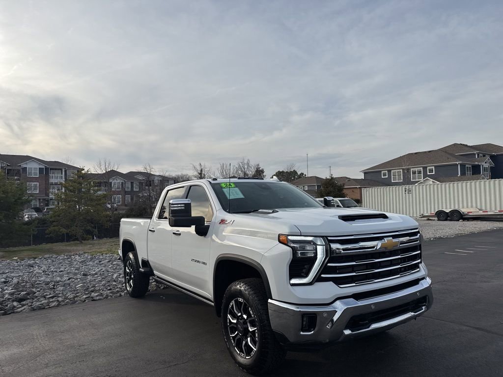 Used 2024 Chevrolet Silverado 2500 LTZ w/ LTZ Plus Package image 7