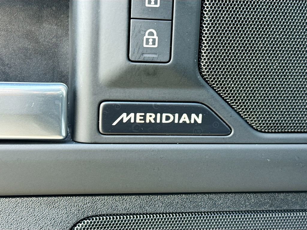 Used 2025 Land Rover Defender 110 S AWD/4WD image 12