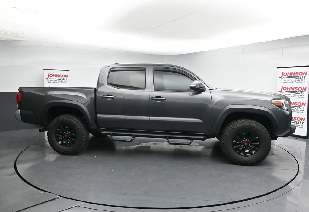 Used 2019 Toyota Tacoma TRD Off-Road AWD/4WD image 9