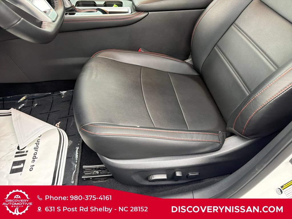 Certified 2025 Nissan Sentra SR w/ SR Premium Package FWD image 17