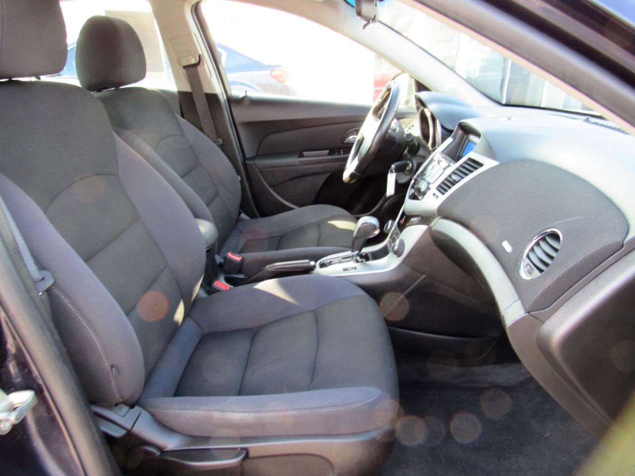 Used 2014 Chevrolet Cruze LT FWD image 6