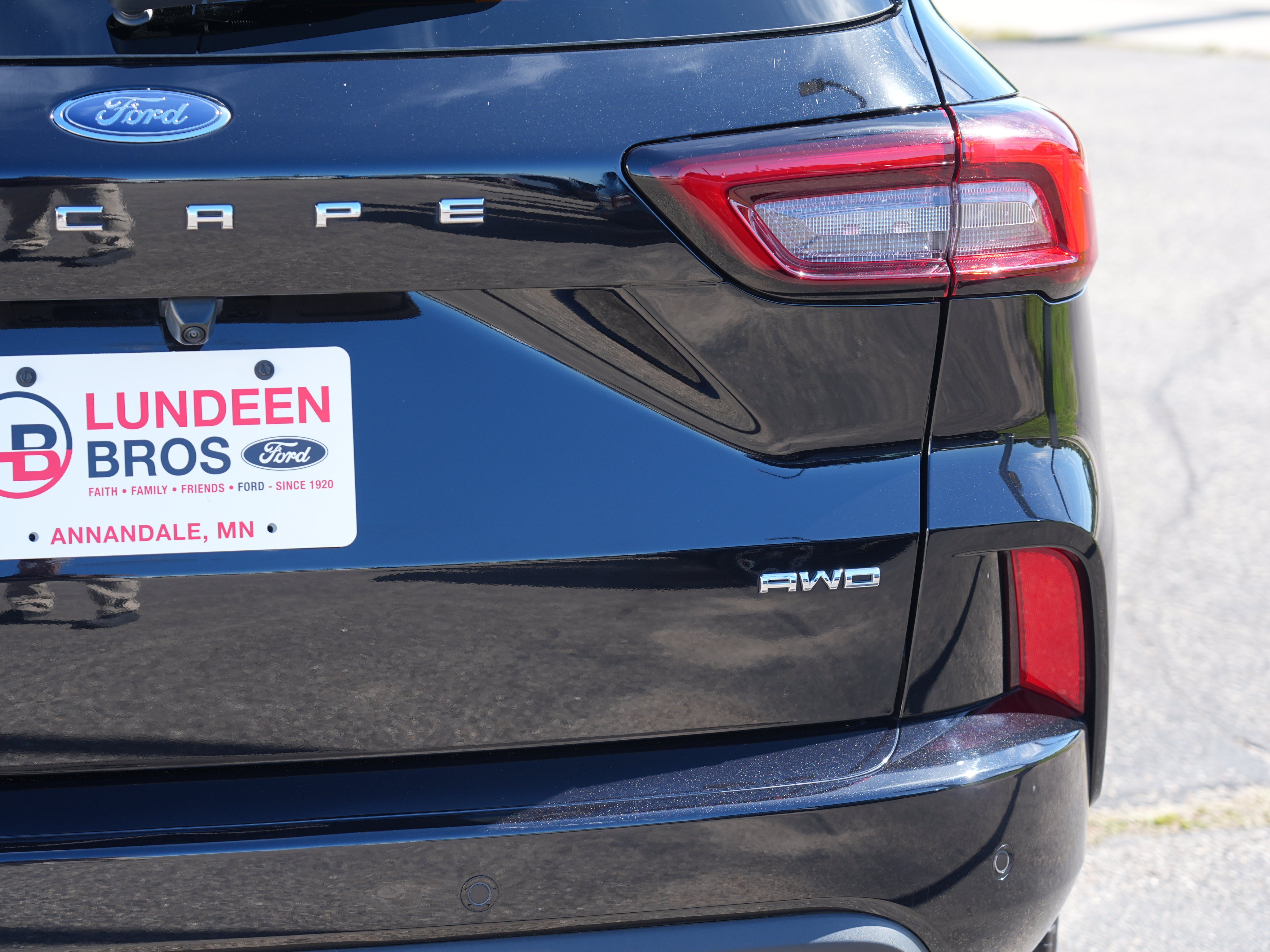 Used 2024 Ford Escape ST-Line w/ Tech Pack #1 AWD/4WD image 12