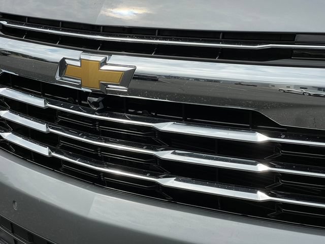 New 2026 Chevrolet Suburban LT w/ Comfort Package AWD/4WD image 43