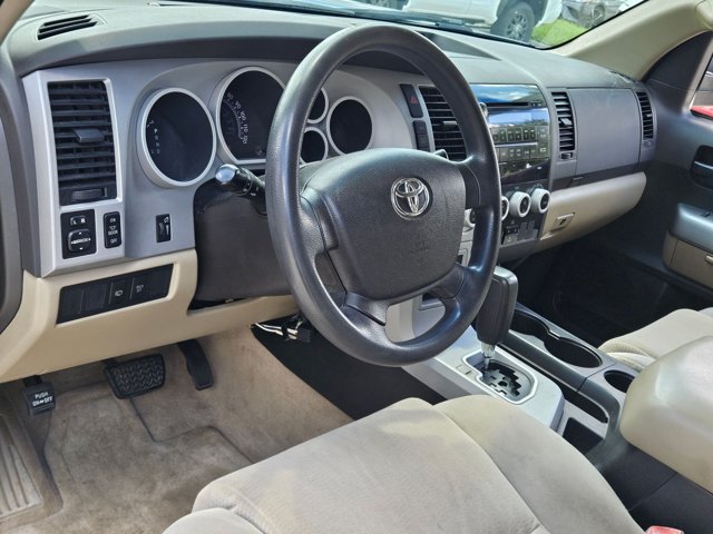 Used 2008 Toyota Sequoia SR5 w/ Towing Pkg AWD/4WD image 9