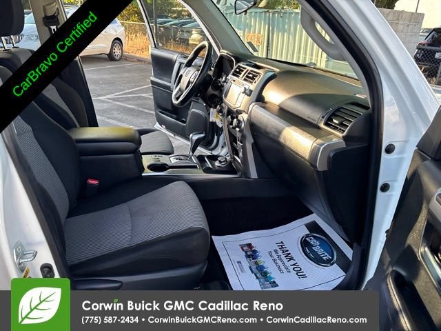 Used 2017 Toyota 4Runner SR5 AWD/4WD image 32