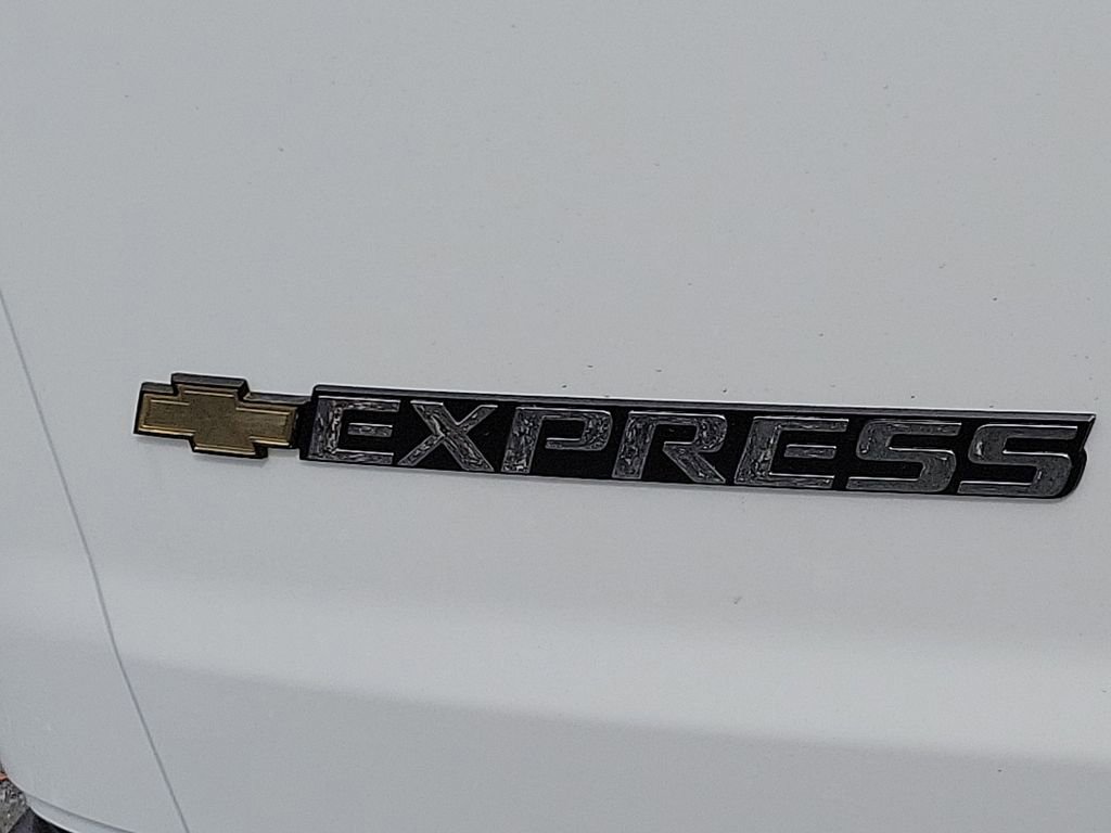 New 2024 Chevrolet Express 3500 Extended RWD image 36