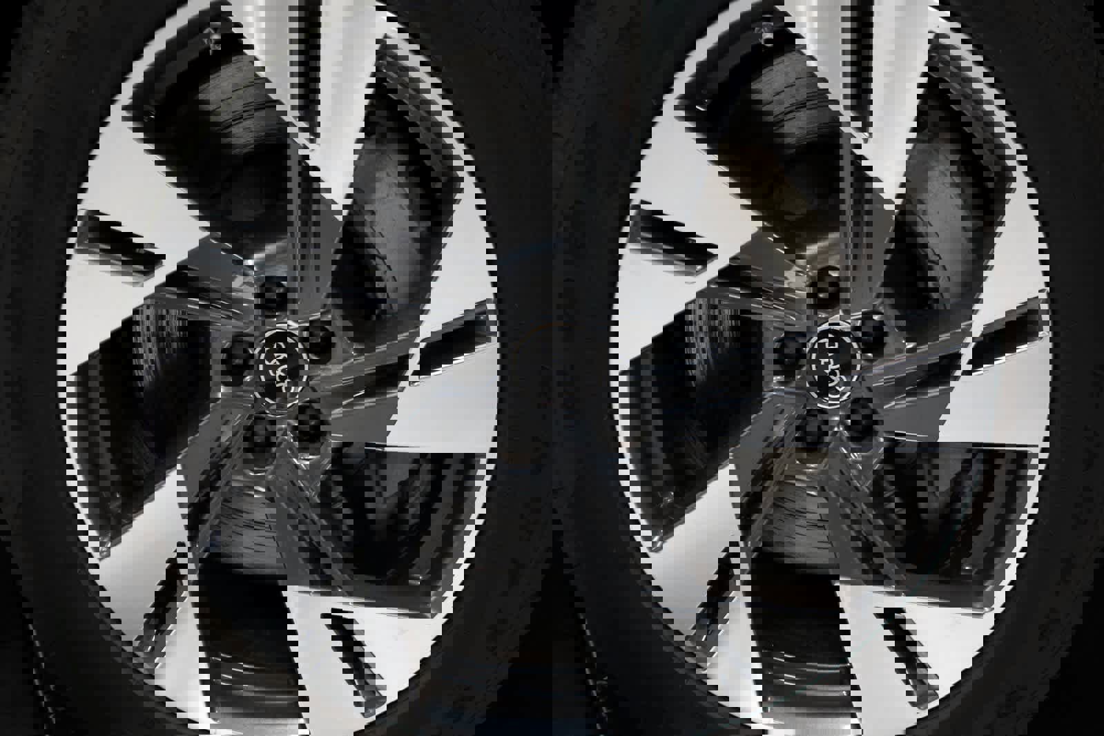 Used 2022 Audi e-tron Premium image 11