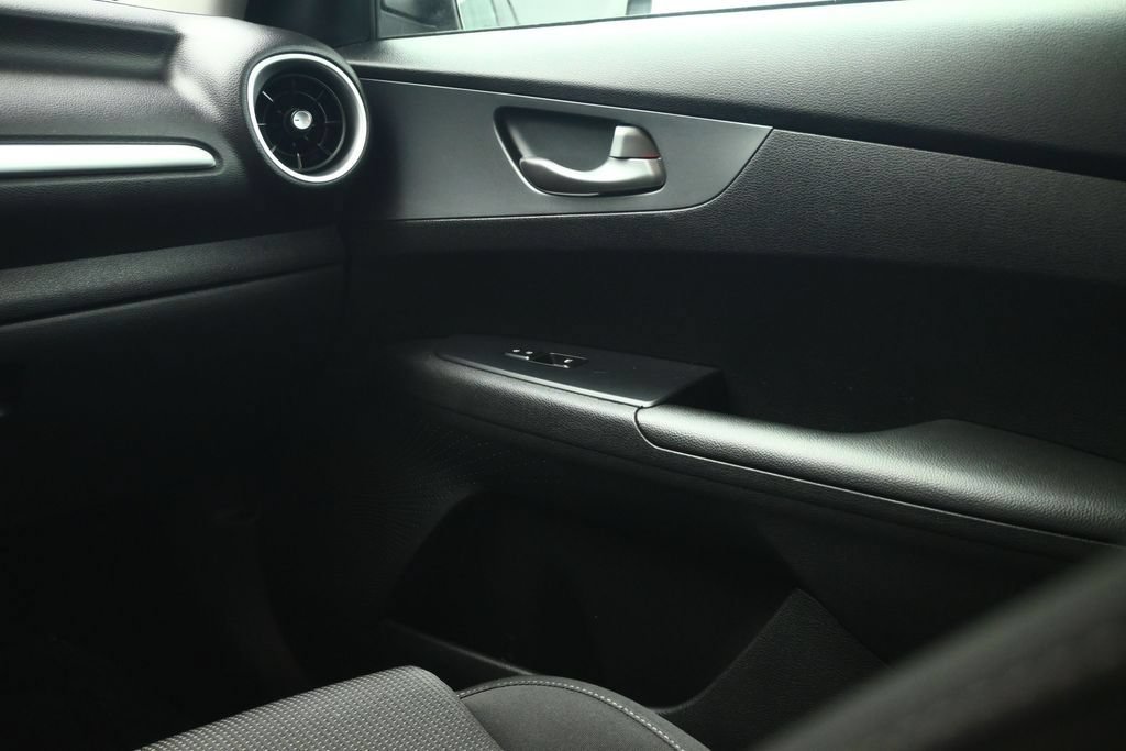 Used 2020 Kia Forte LXS FWD image 45