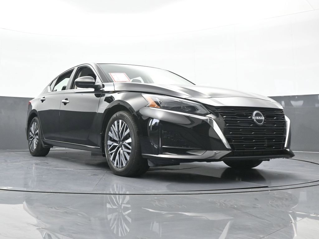 Used 2024 Nissan Altima 2.5 SV image 96