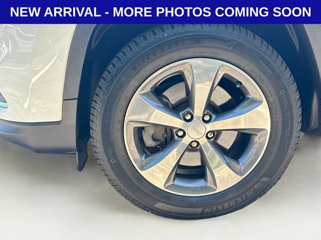 Used 2020 Jeep Cherokee Limited AWD/4WD image 13