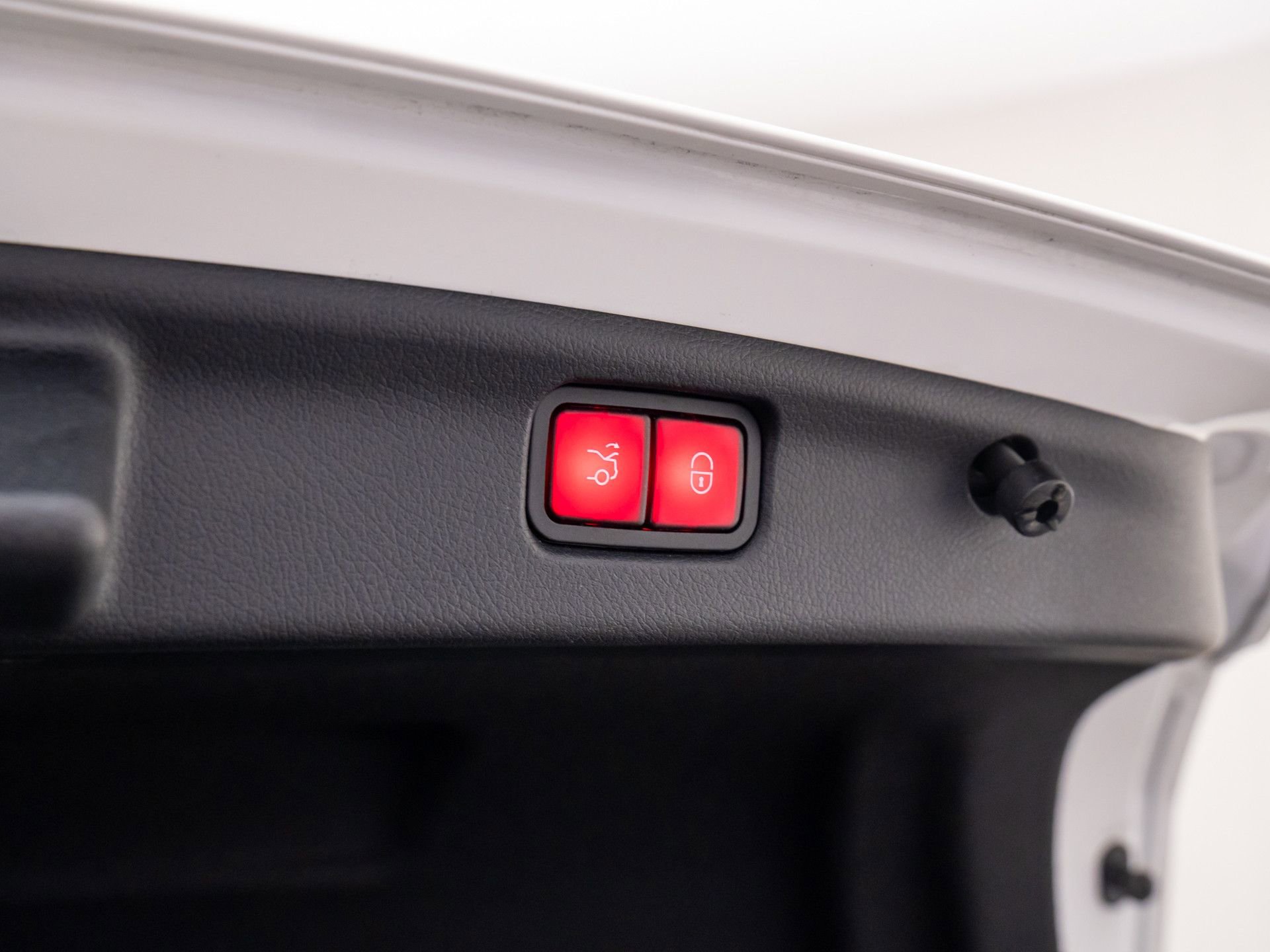 Used 2023 Mercedes-Benz C 300 4MATIC Sedan image 36