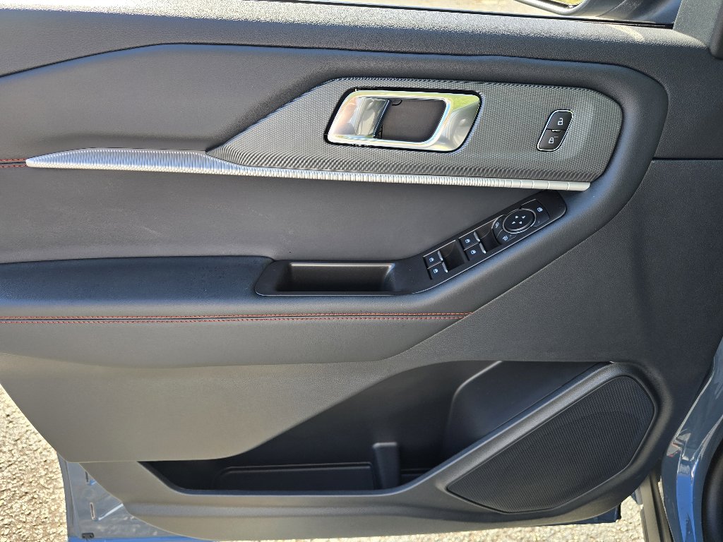 New 2025 Ford Explorer ST-Line image 8