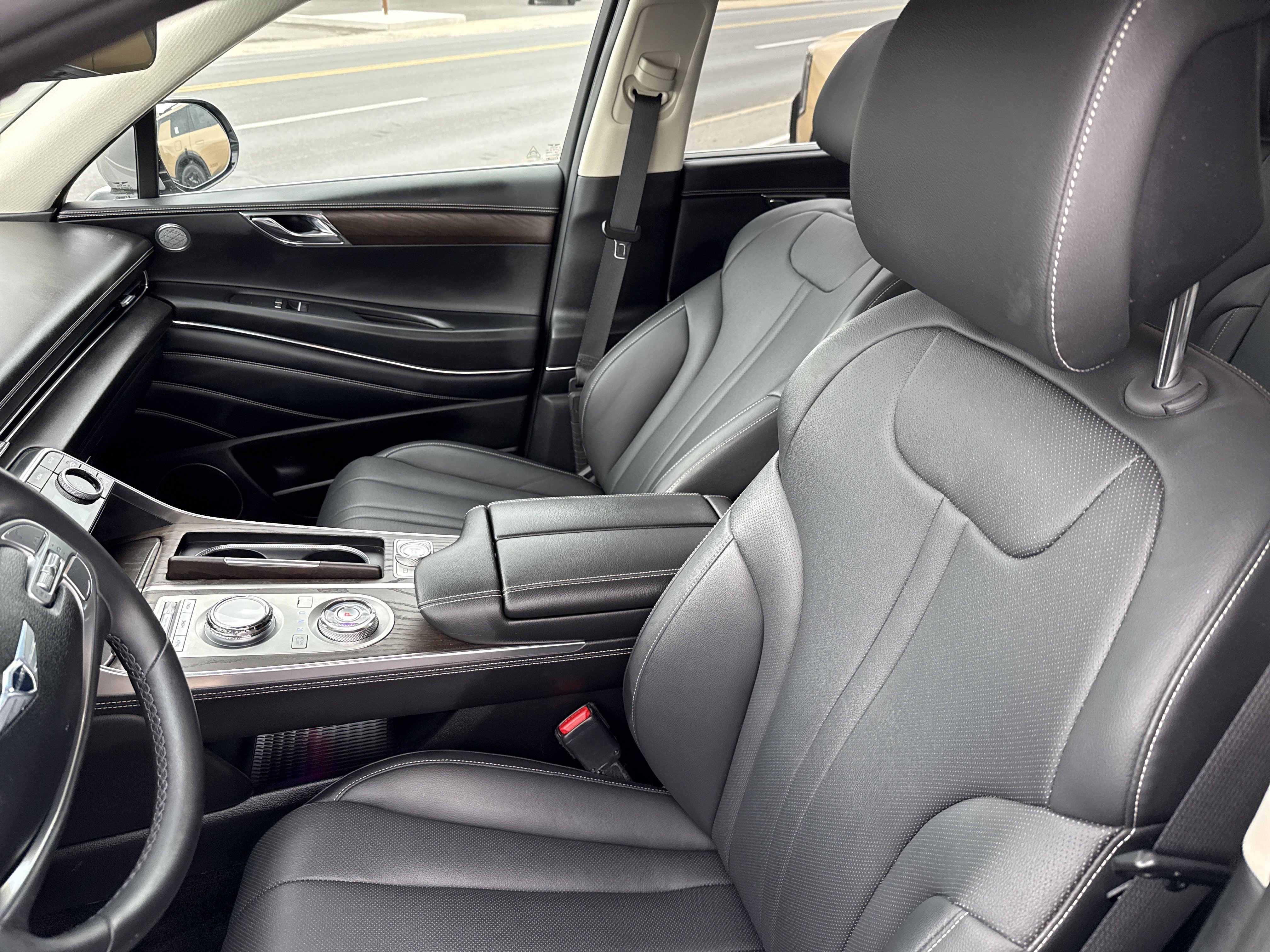 Used 2024 Genesis GV80 3.5T AWD/4WD image 12