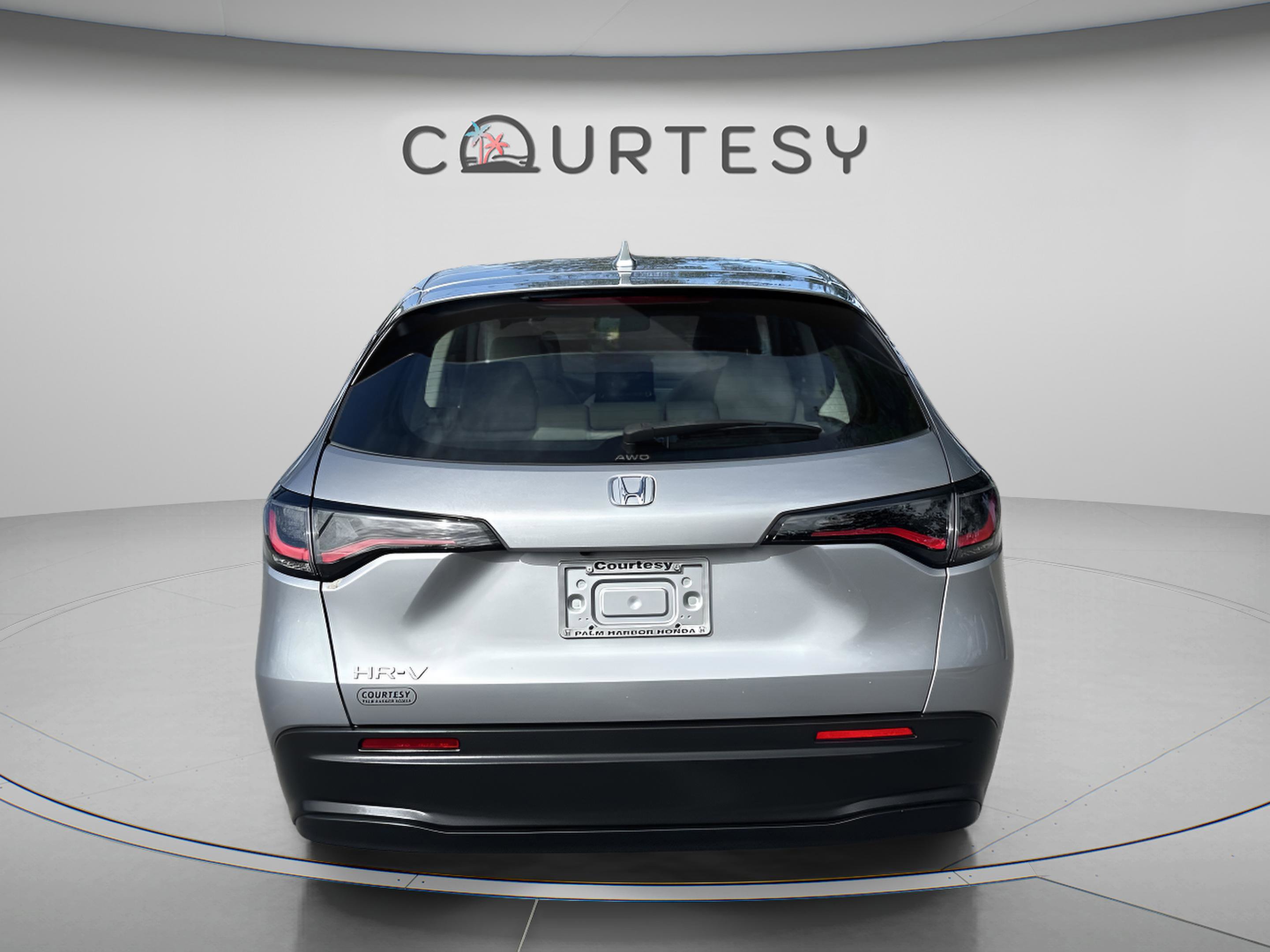 Used 2023 Honda HR-V LX image 6