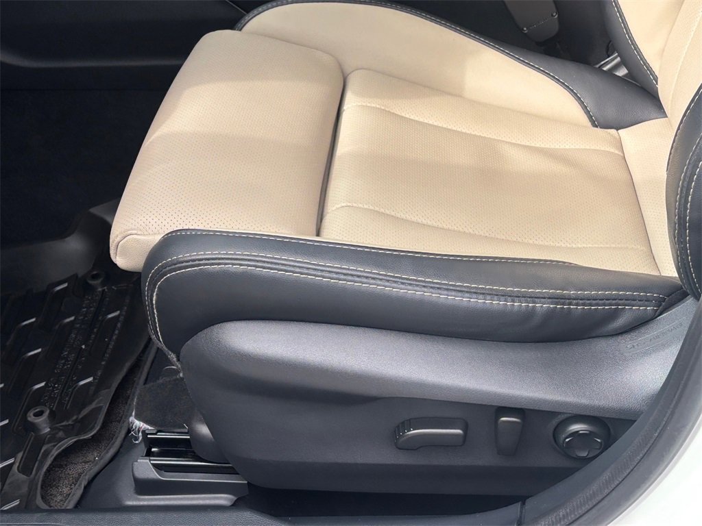 Used 2025 Subaru Outback Limited image 26