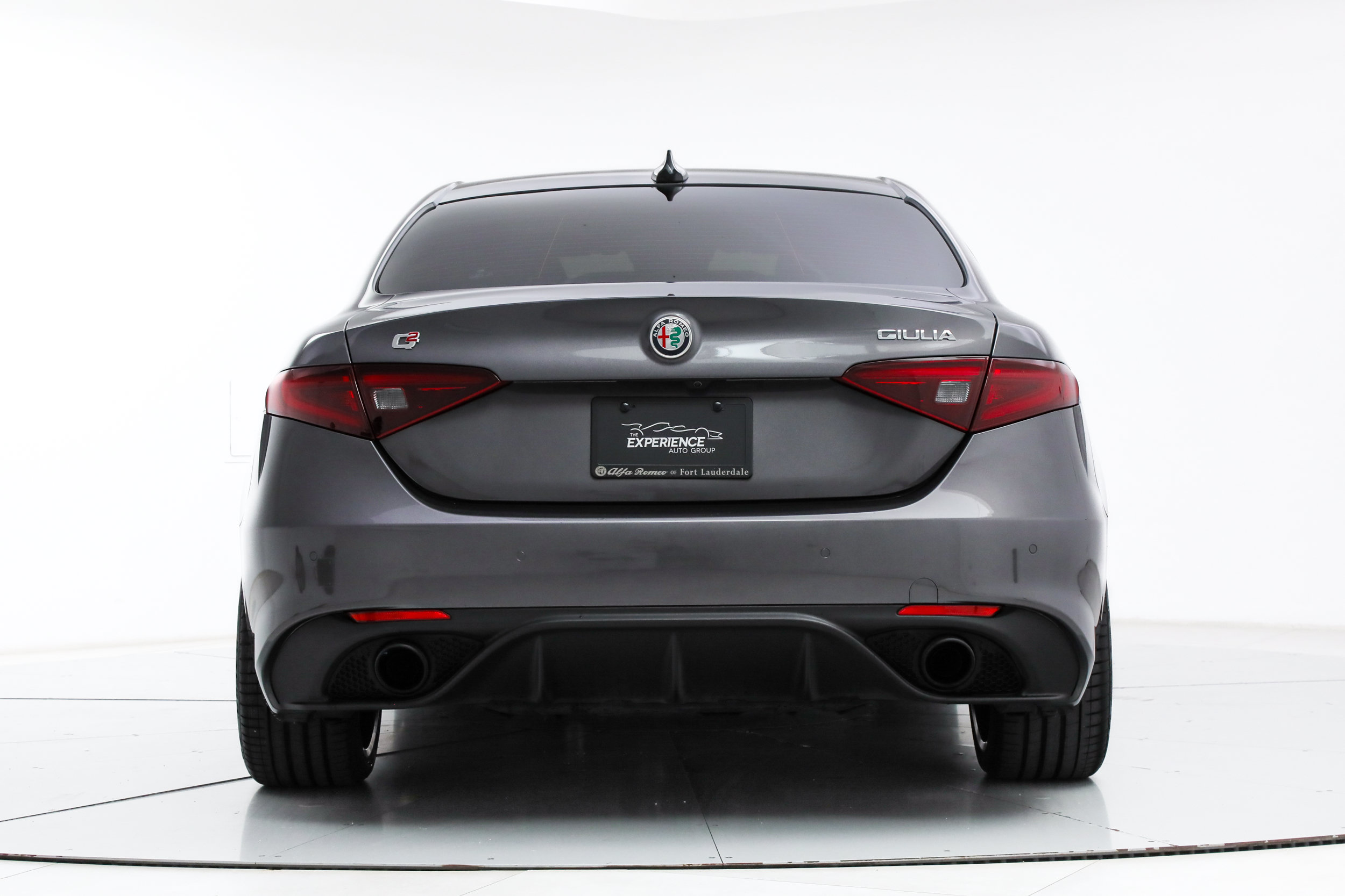 Used 2023 Alfa Romeo Giulia Veloce RWD image 4