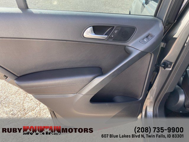 Used 2017 Volkswagen Tiguan S AWD/4WD image 19