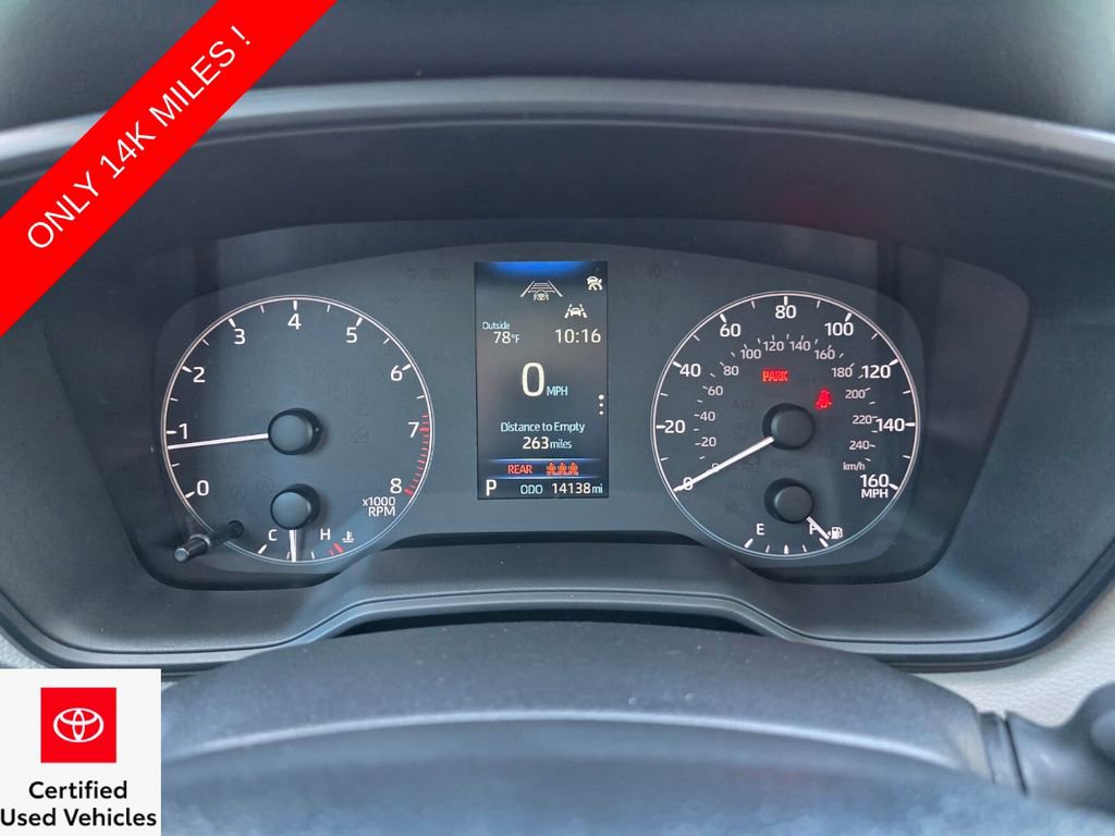 Used 2025 Toyota Corolla Cross L image 32