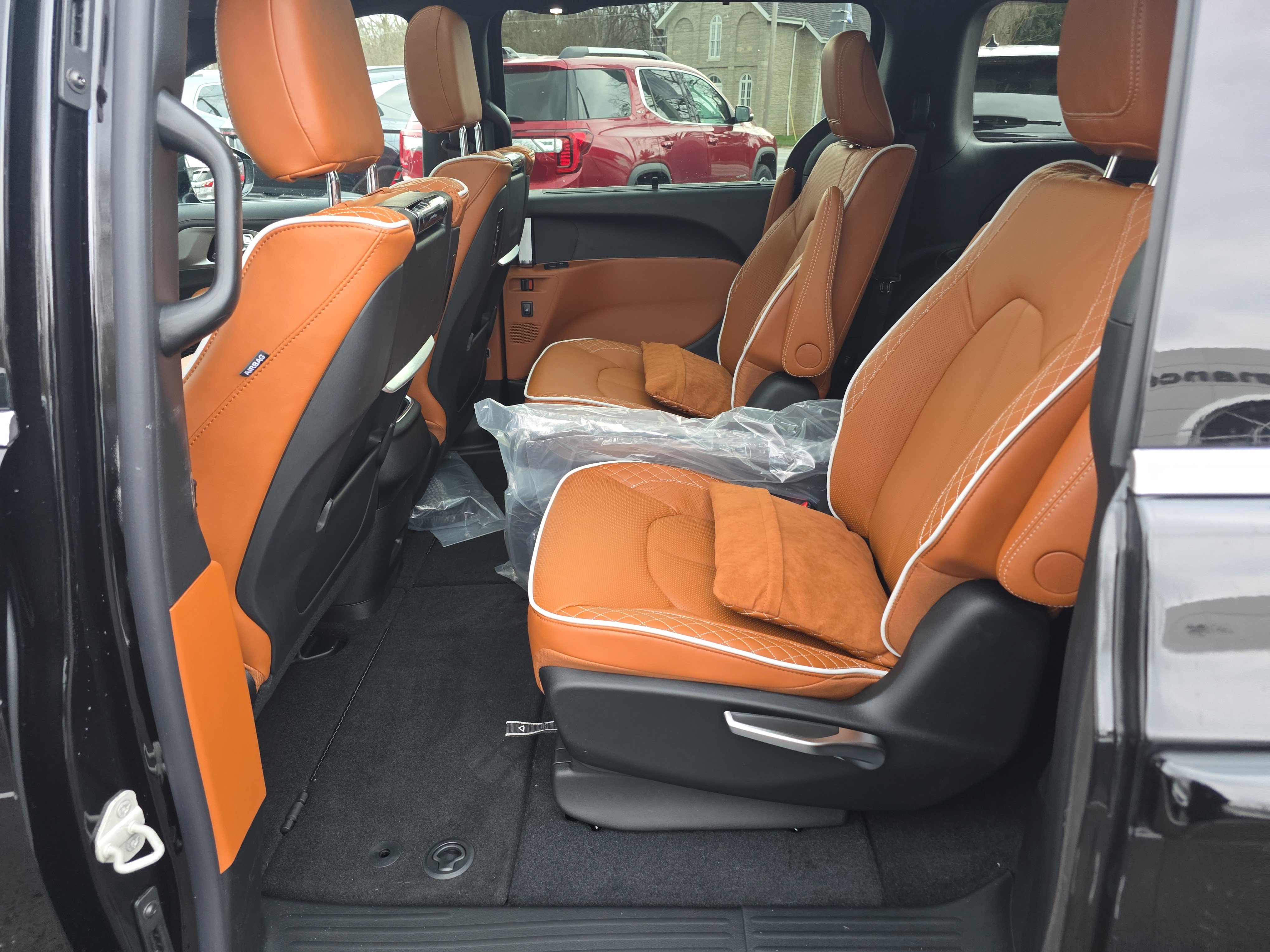 New 2026 Chrysler Pacifica Pinnacle image 15