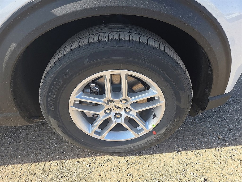 New 2026 Ford Explorer Active image 7