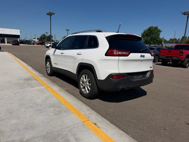 Used 2017 Jeep Cherokee Latitude w/ Cold Weather Group AWD/4WD image 8