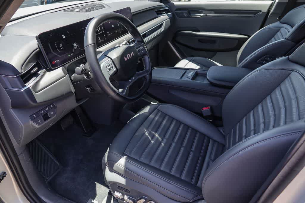 Certified 2024 Kia EV9 Land AWD/4WD image 16